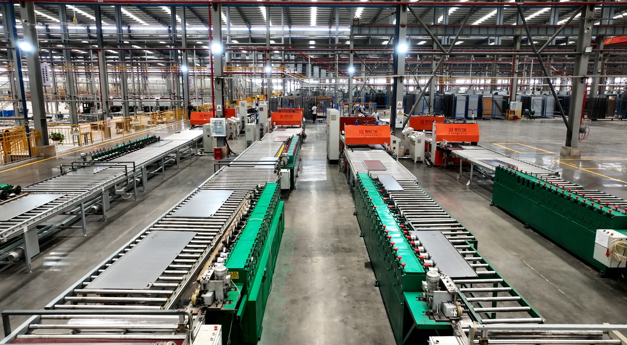 Diseño eficiente, gestión centralizada: el camino hacia operaciones escalables para puertas y ventanas Hele