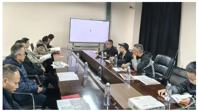 Una delegación de la Universidad del Noroeste visita la base de Hele Windows & Doors en Yibin para inspección e intercambio: profundización de la colaboración entre universidad y empresa para crear conjuntamente dormitorios de calidad